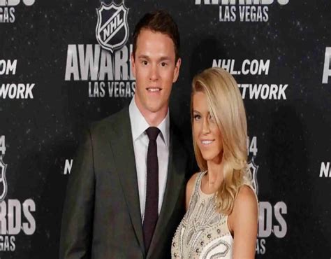 lv lindsey vecchione|jonathan toews wife photo.